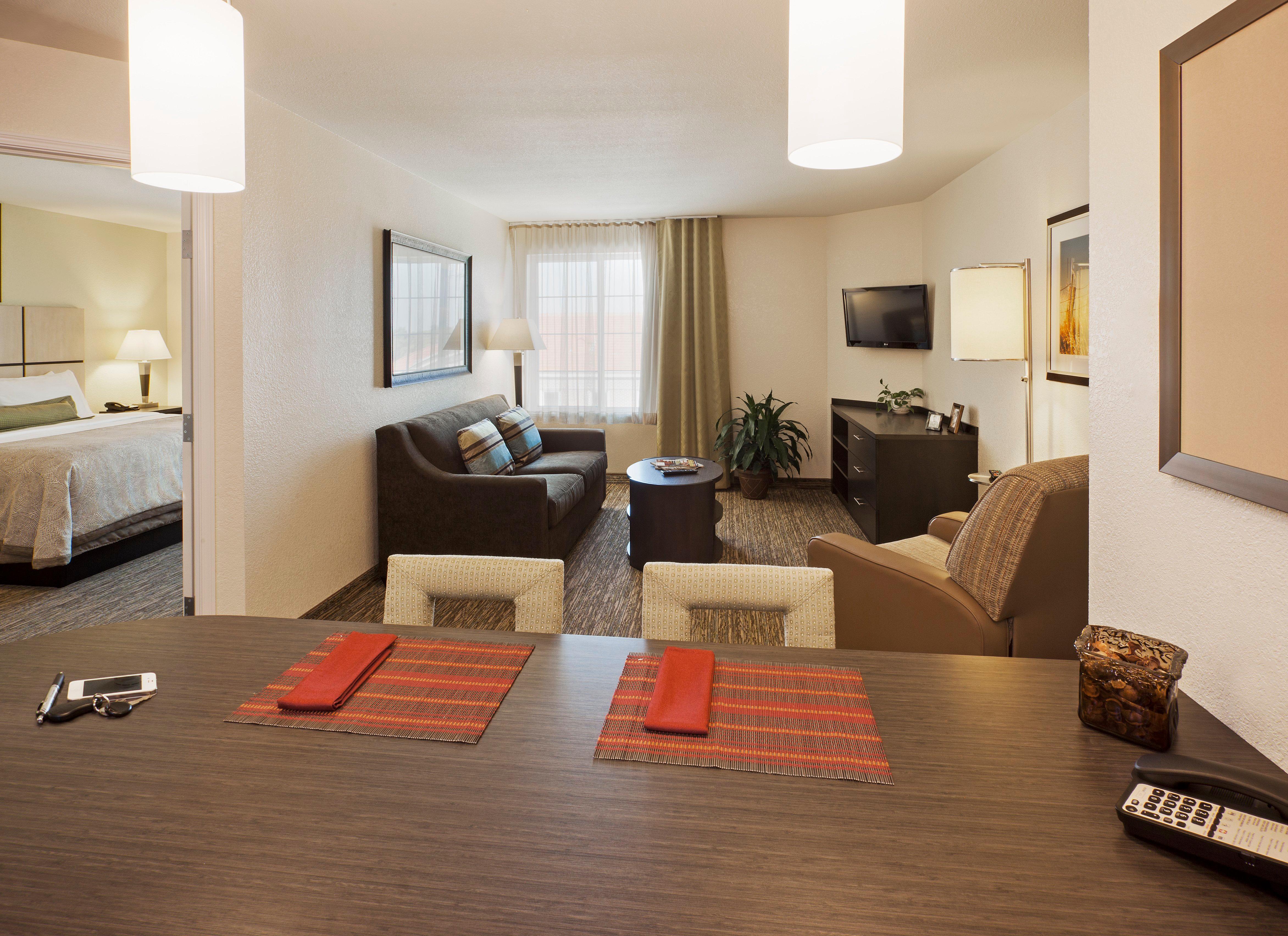 Candlewood Suites Kenedy By Ihg Экстерьер фото